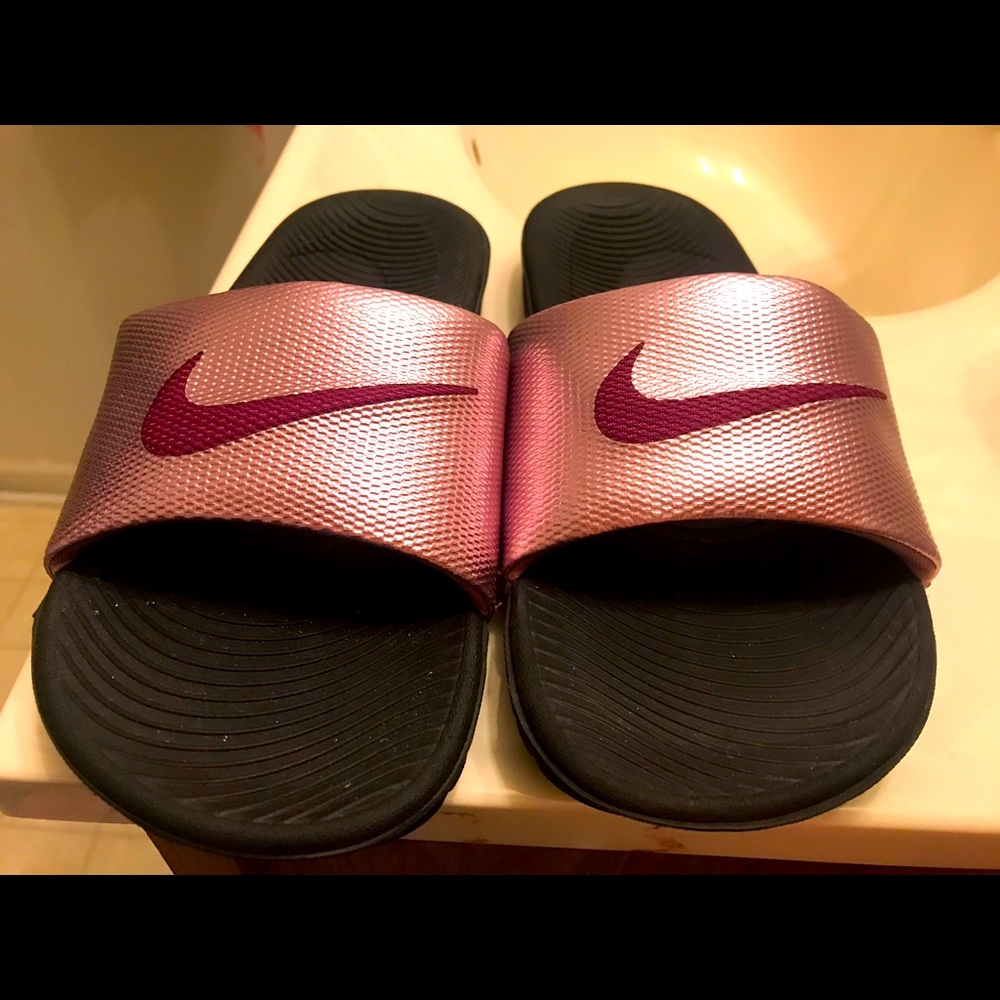 🌸Nike slides🌸 SOLD
